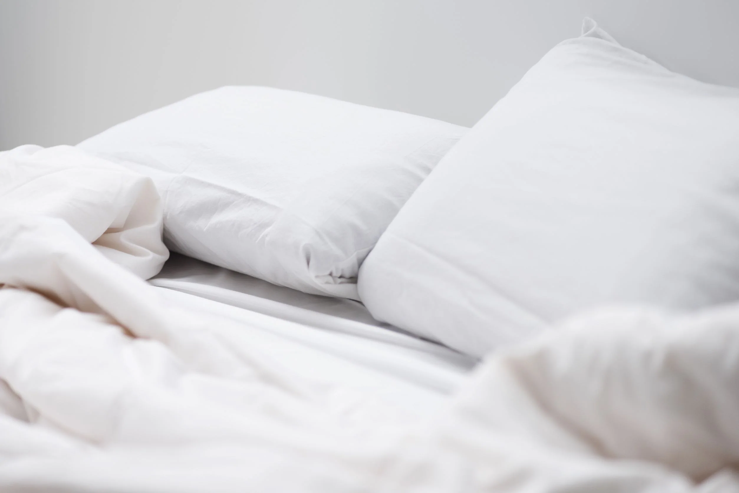 Loves to Be Washed Polyester Bed Pillow | Medium-Firm Support - Image 3